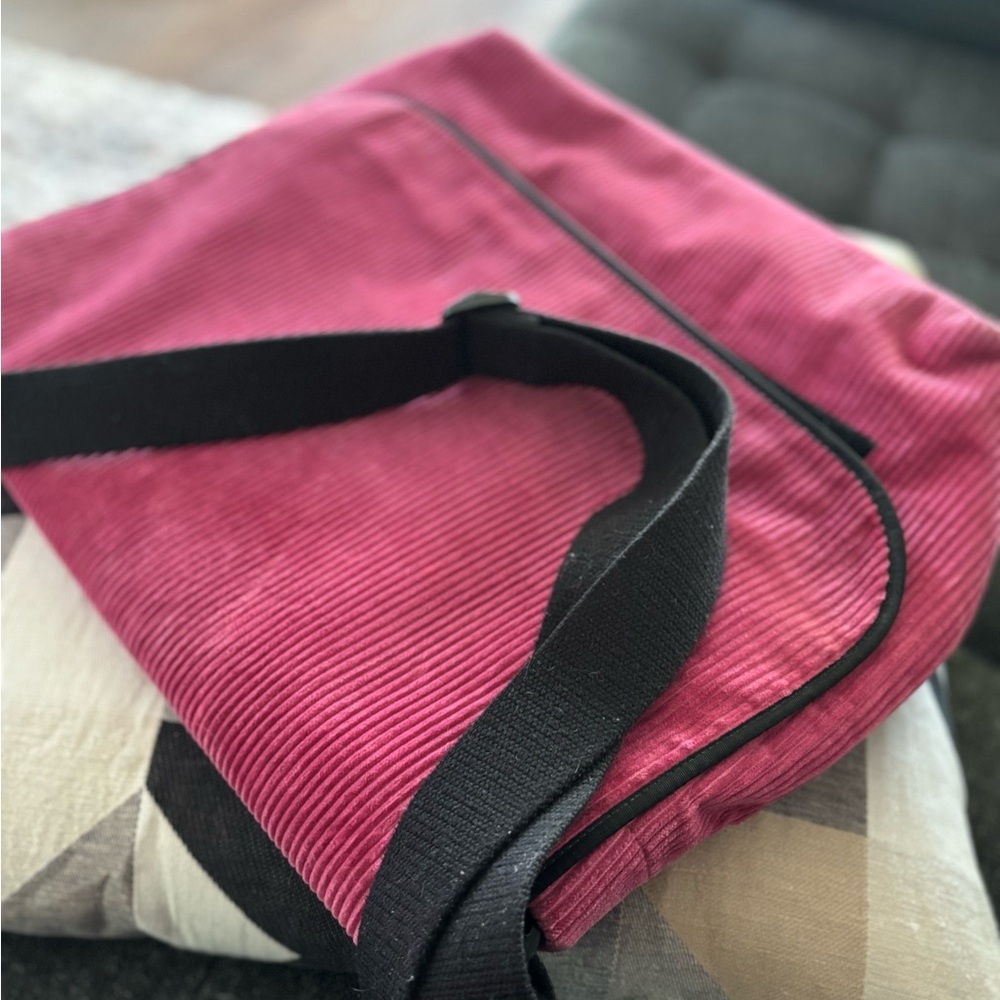 Kate Spade - Picture 1 of 6